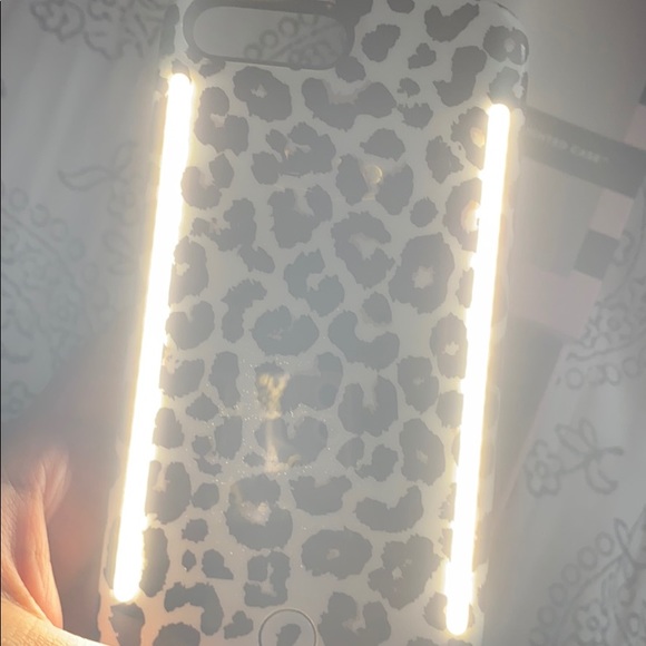 Lumee case - Picture 4 of 5